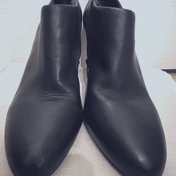 Antonio Melani Black Ankle Bootie-3" Heel- Leather-Women's size 9M - Picture 4 of 15